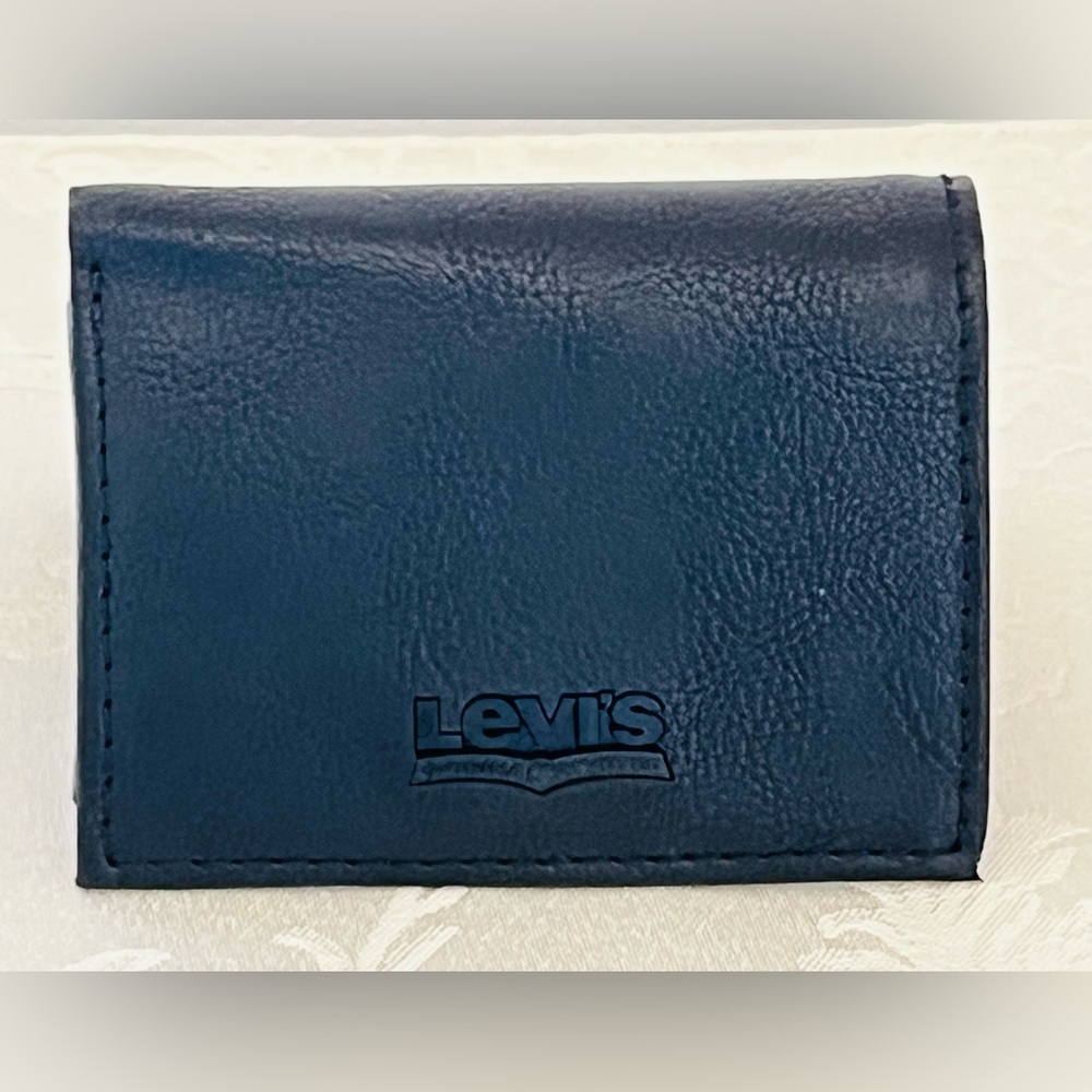 Levi's Men's Trifold Leather Wallet Black RFID Blocking Security Wallet NWT
